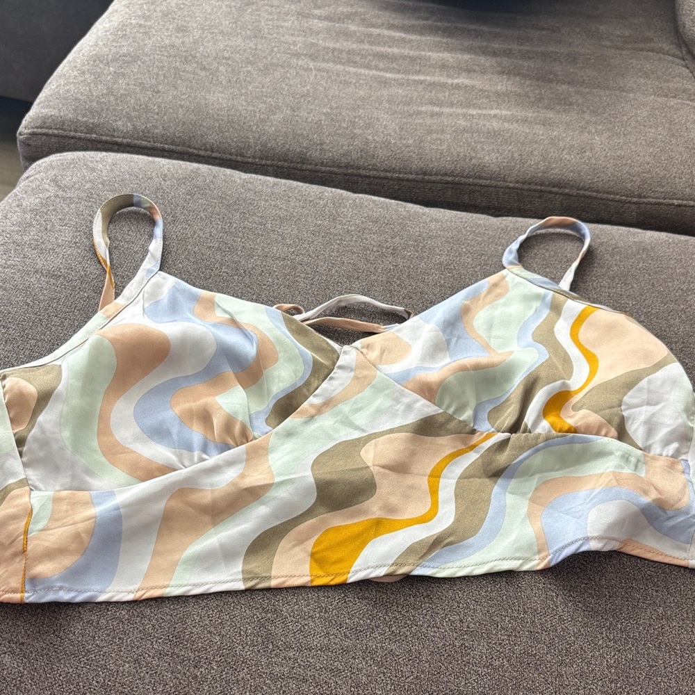 Stylish Wave Patterned Women's Tank Top